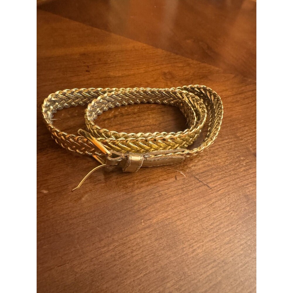 Lady Captiva Gold Metallic Accent Belt 1" wide Women’s Size M 25" Metal buckle
